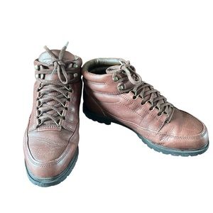 Women’s size 7 1/2 DB brown easy spirit leather outdoor hiking/walking boots